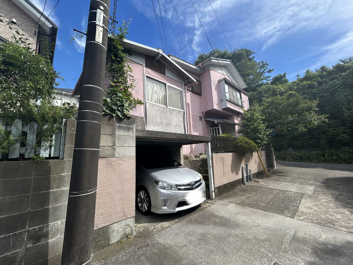 前面道路含む外観