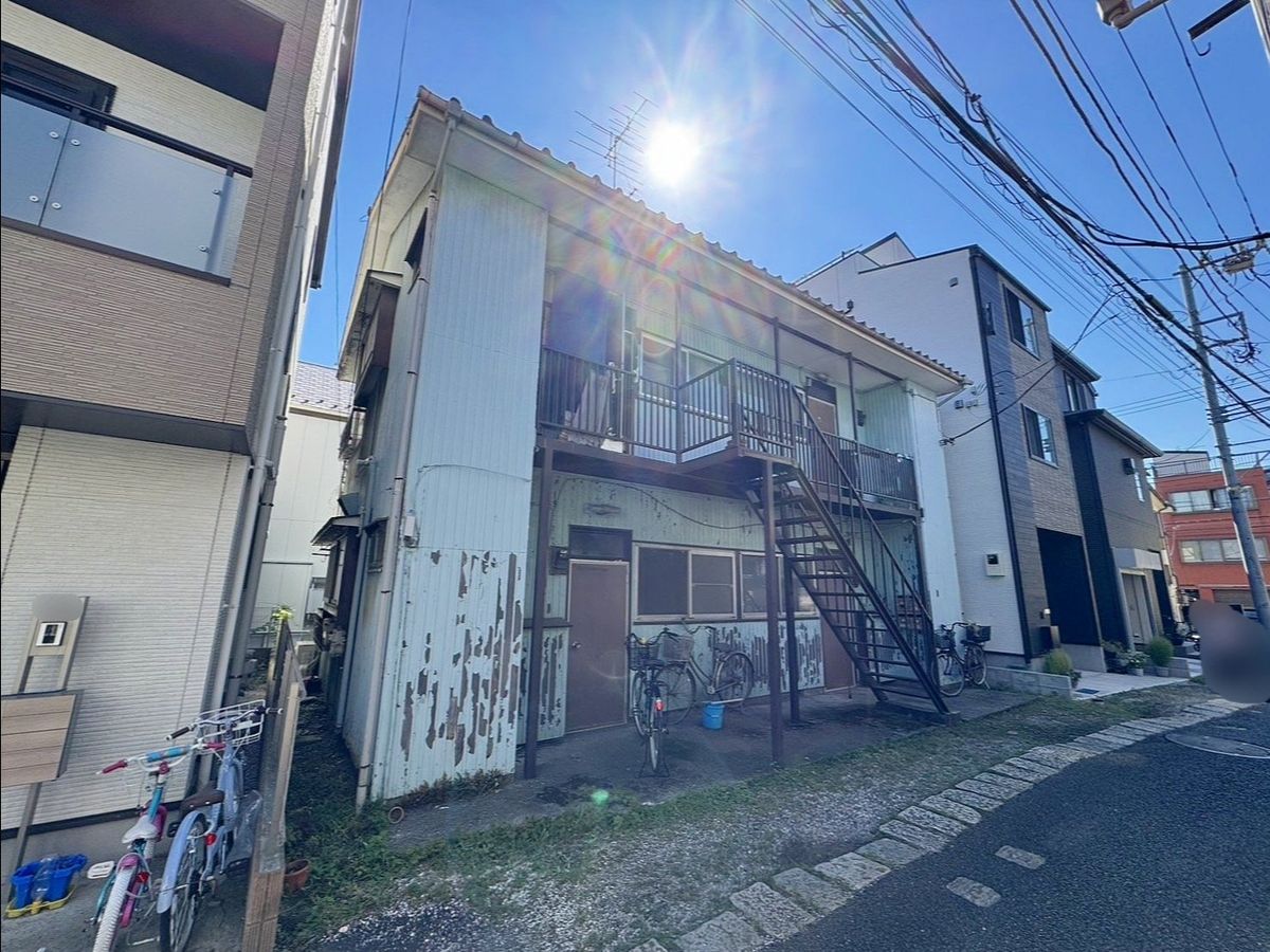 前面道路含む外観