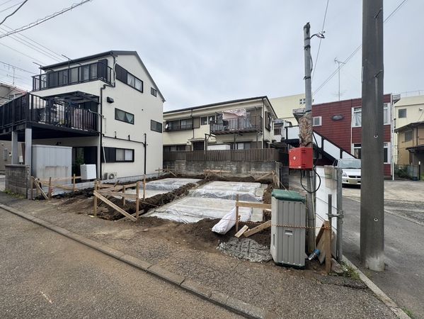 鶴見区東寺尾東台(新築戸建)2号棟 前面道路含む外観 鶴見区東寺尾東台(新築戸建)2号棟 前面道路含む外観