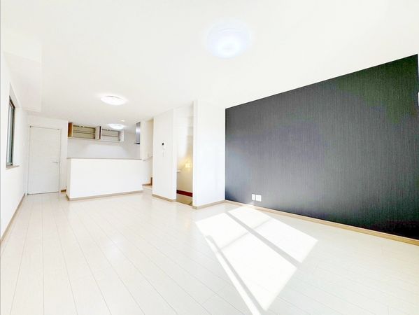 鶴見区平安町2丁目(戸建) リビング