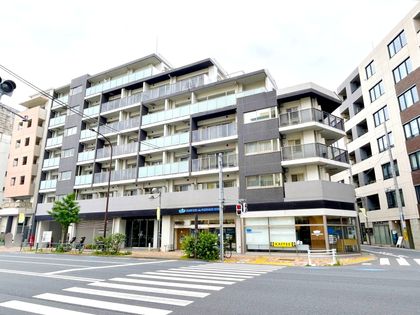 フェニシア学芸大学 外観