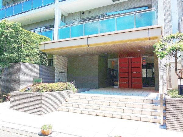 グランシーナ東寺尾 エントランス グランシーナ東寺尾 エントランス