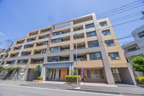 リブゼ横浜クレインコート 外観