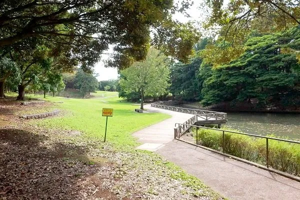 根岸森林公園まで徒歩2分（約１３０ｍ）