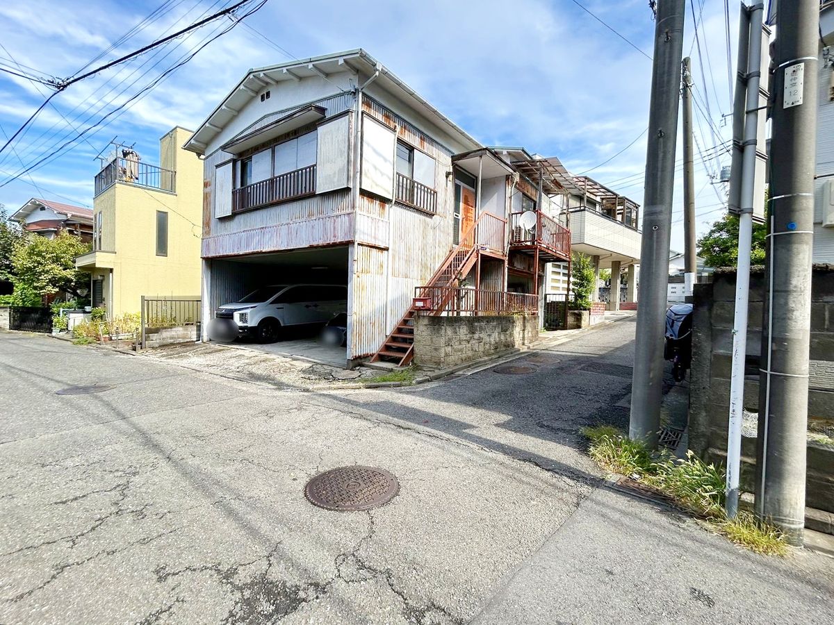 前面道路含む外観