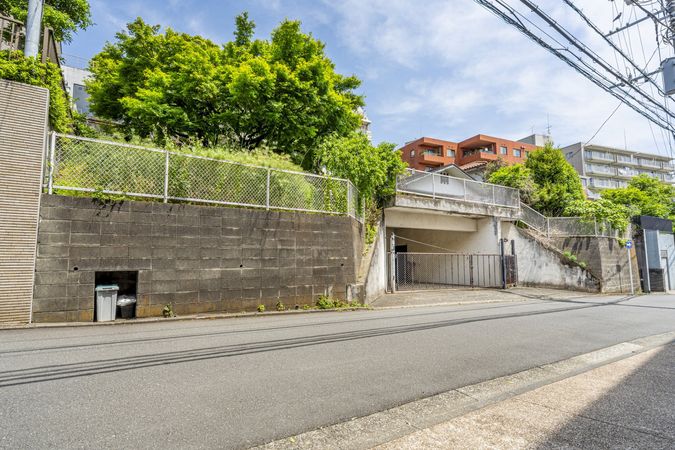 中区根岸旭台邸宅用地(古家付土地) 土地写真 中区根岸旭台邸宅用地(古家付土地) 土地写真