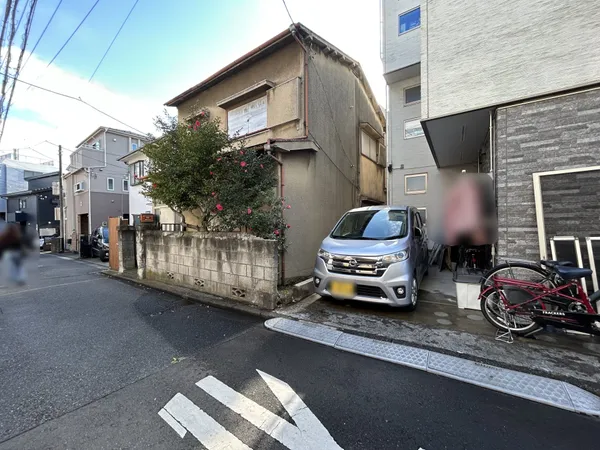 前面道路含む外観