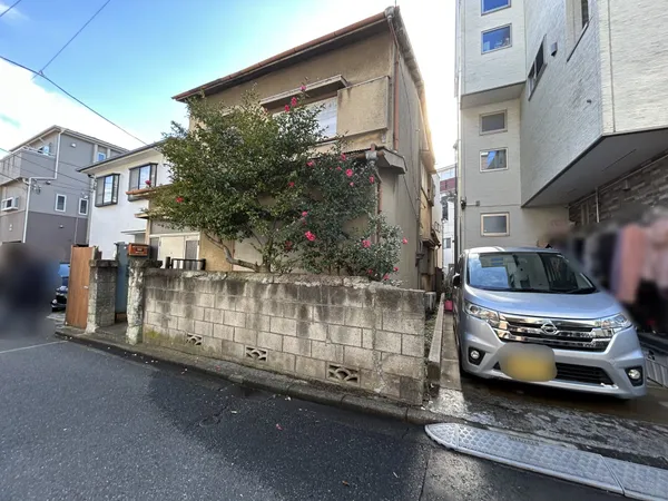 前面道路含む外観