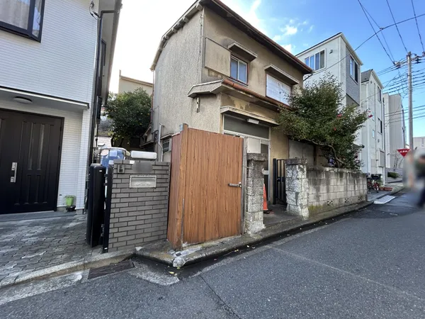 前面道路含む外観