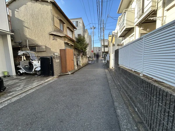 前面道路含む外観