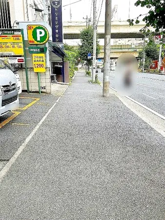 前面道路幅員は幅員約21.8ｍ、「鎌倉街道」です