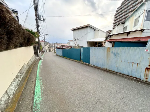 現地