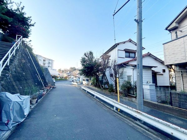 鶴見区獅子ケ谷1丁目 土地 前面道路含む外観 鶴見区獅子ケ谷1丁目 土地 前面道路含む外観