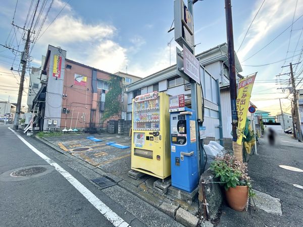 前面道路含む外観