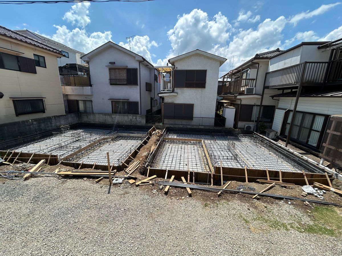 前面道路含む外観