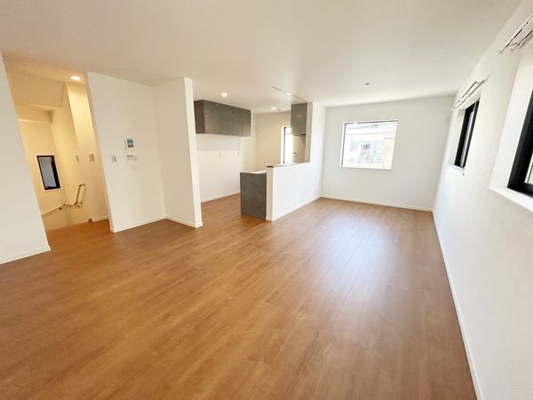 鶴見区下末吉3丁目 新築戸建(B号棟) リビング
