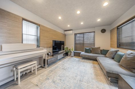 西区戸部町5丁目(戸建) リビング