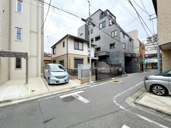 前面道路※２０２５年１０月撮影