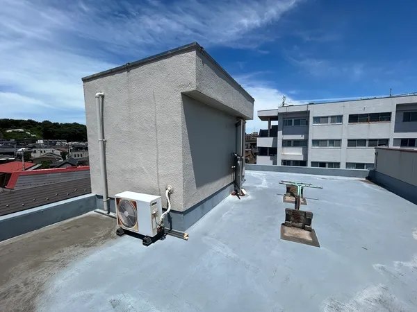 駐屋上