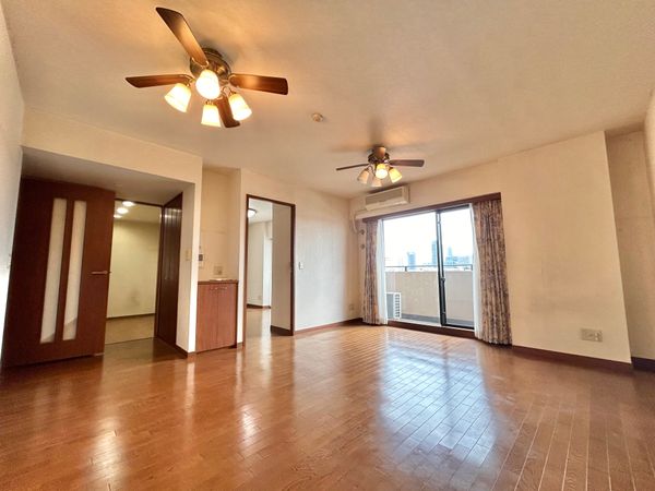 コスモ横濱ガーデン山 リビング