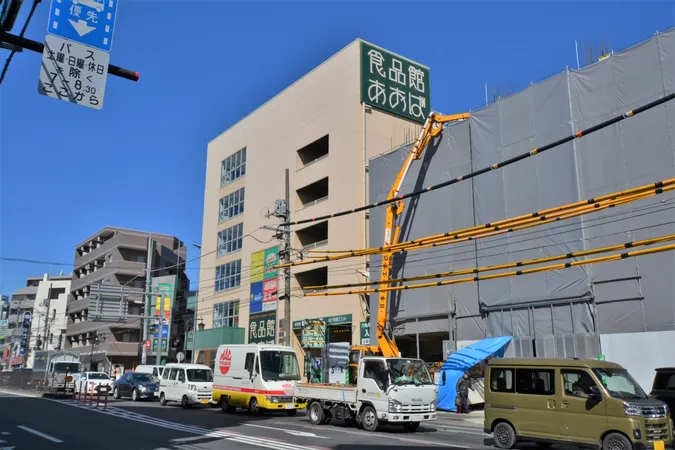 徒歩5分。