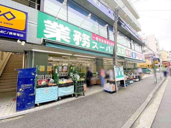 徒歩5分。