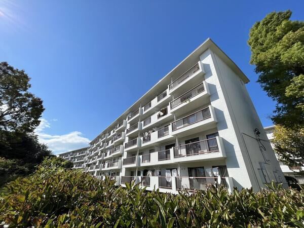 ガーデン山住宅団地 6号棟 外観