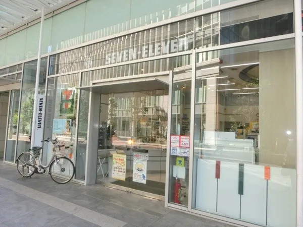 徒歩4分。