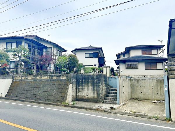 上飯田町 土地 前面道路含む外観