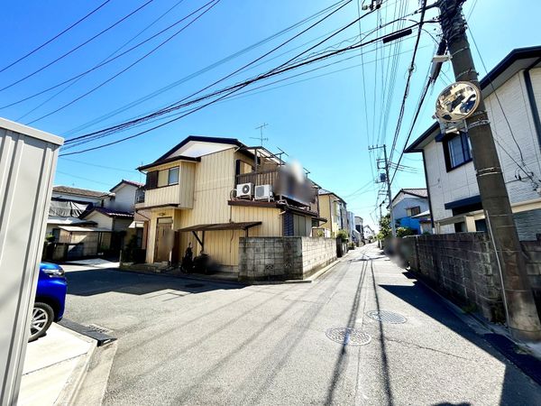 前面道路含む外観