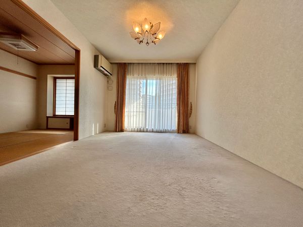 サン・ステージ緑園都市東の街 6番館 リビング