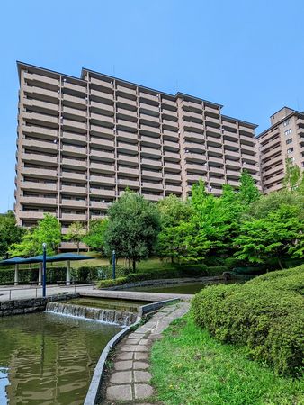 サン・ステージ緑園都市東の街 7番館 外観