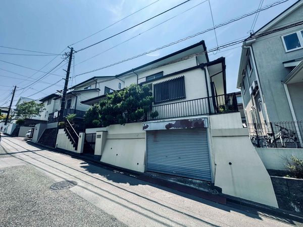 前面道路含む外観
