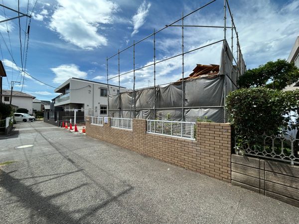 前面道路含む外観