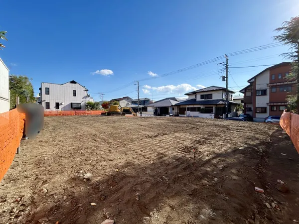 【現地写真】建築条件付き売地ではございません。お好きなハウスメーカー・工務店、およびプランでご検討可能です。（撮影日：2025年12月1日）