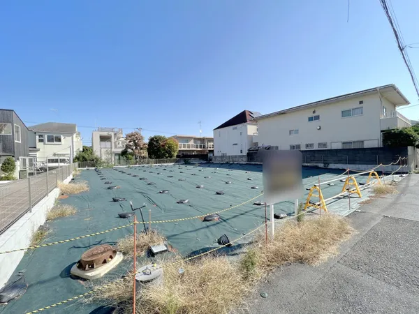 【現地写真】多彩な建築プランを検討可能な整形地。（撮影日：2025年11月8日）