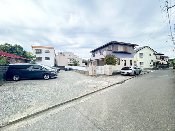 前面道路含む外観