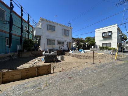 藤沢市片瀬3丁目 新築戸建 1号棟 前面道路含む外観