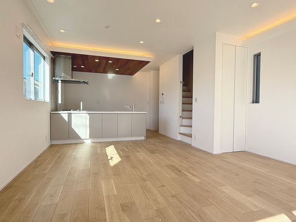 鎌倉市腰越4丁目 新築戸建 A号棟 リビング