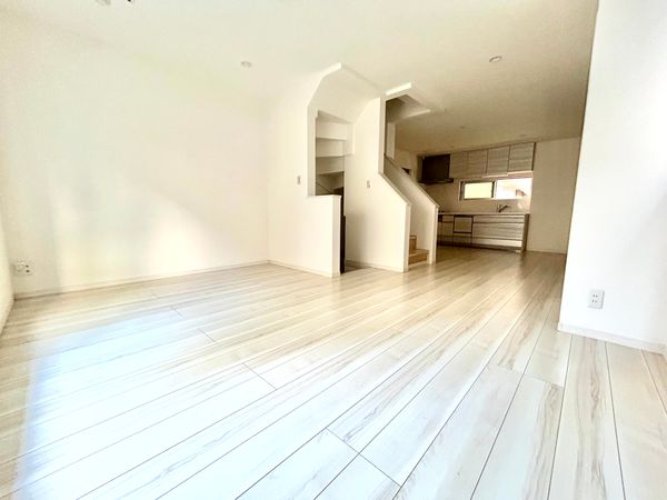 藤沢市南藤沢 戸建 リビング