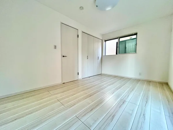 【洋室（約6.7帖）】