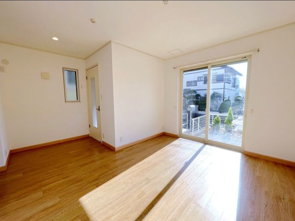 藤沢市鵠沼藤が谷2丁目 戸建 リビング 藤沢市鵠沼藤が谷2丁目 戸建 リビング