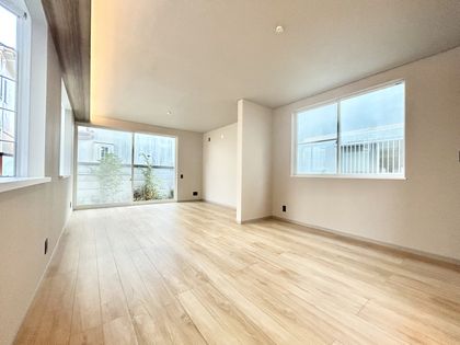 鎌倉市津西2丁目 戸建 リビング