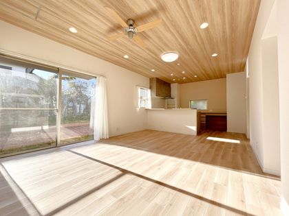 藤沢市鵠沼松が岡4丁目 戸建 リビング