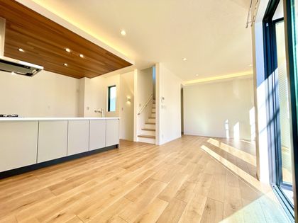 鎌倉市腰越4丁目 新築戸建 B号棟 リビング