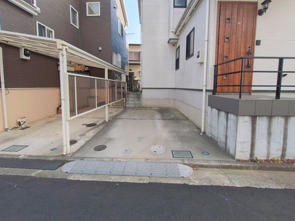 藤沢市渡内2丁目 戸建 駐車場