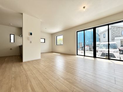 藤沢市本藤沢2丁目 新築戸建 2号棟 リビング
