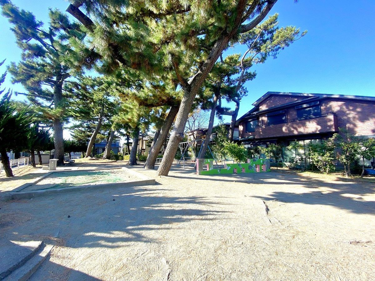 藤沢市鵠沼松が岡4丁目 戸建 一木公園(約100m) 一木公園(約100m)