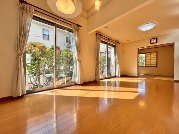 藤沢市本鵠沼4丁目 戸建 リビング