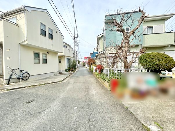 茅ヶ崎市美住町 戸建 前面道路含む外観 茅ヶ崎市美住町 戸建 前面道路含む外観